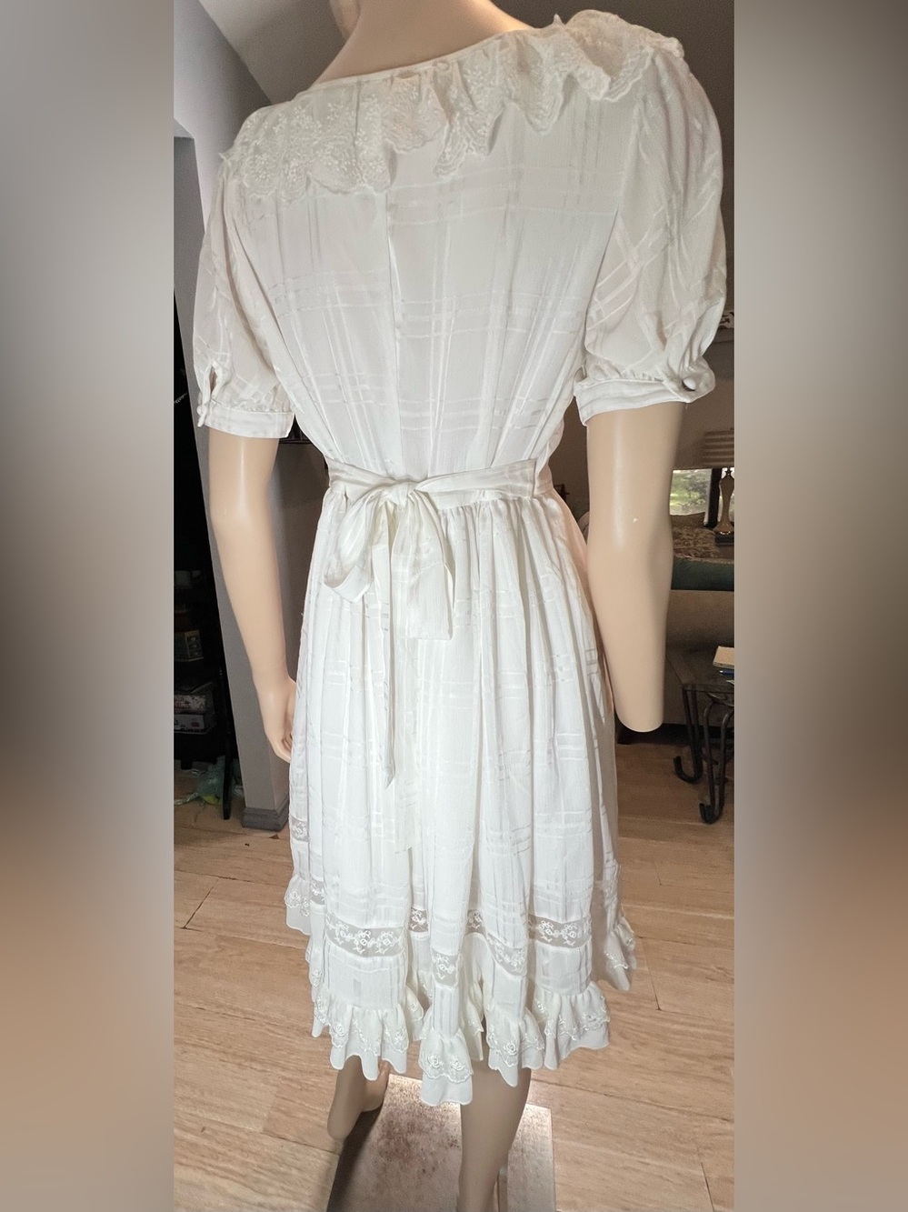 Lolitimes White Lace-Trim Midi Lolita Dress with Ruffle Collar - Picture 10 of 14